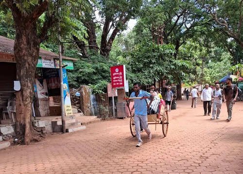 Months after Supreme Court orders a stop on hand-pulled rickshaws, it still continues to run atop Matheran hill station in Maharashtra