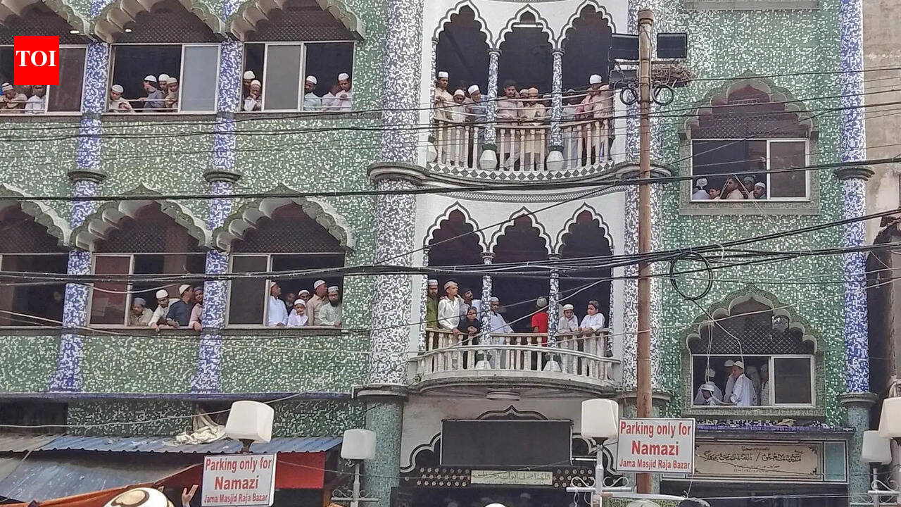 ‘A peaceful celebration’: Mosques hold Eid prayers in shifts to avoid roadblocks