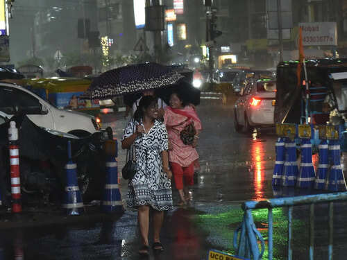 Thunderstorm brings relief to hot, humid Kolkata