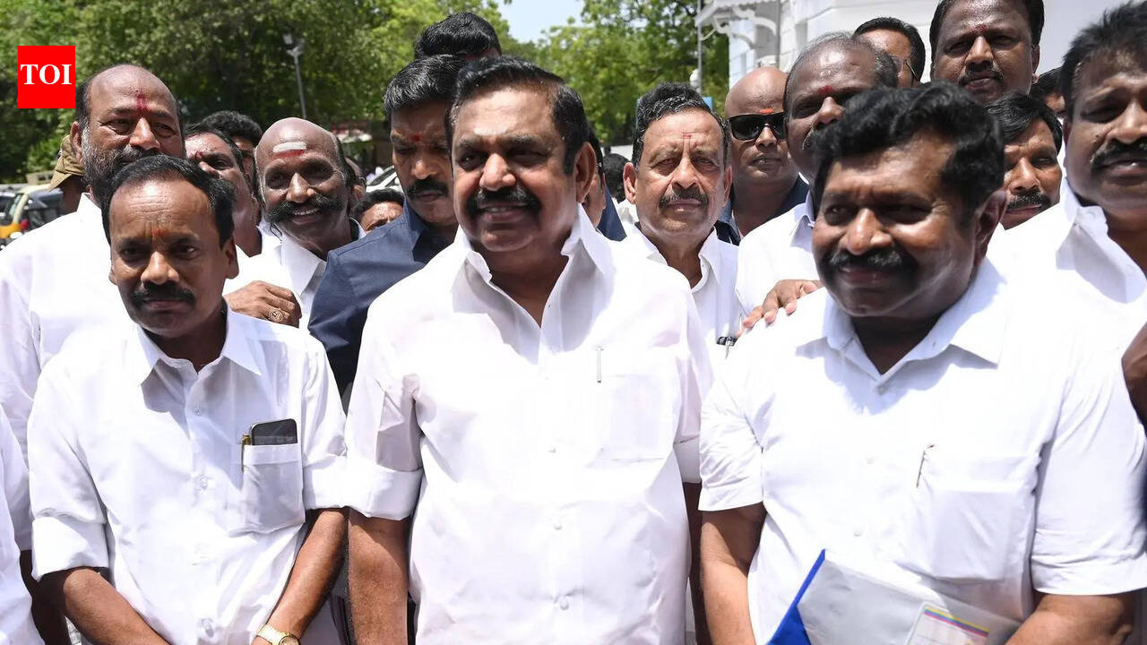 AIADMK slams TVK for ‘horse-trading’, demands CBI probe
