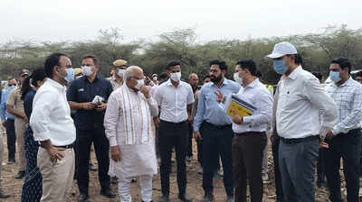 Clear Bandhwari dump in a year, send report daily: Khattar