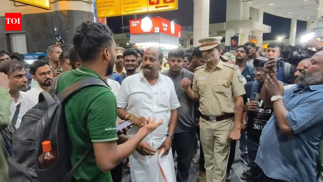 Passengers confront minister at Kilambakkam over bus shortage