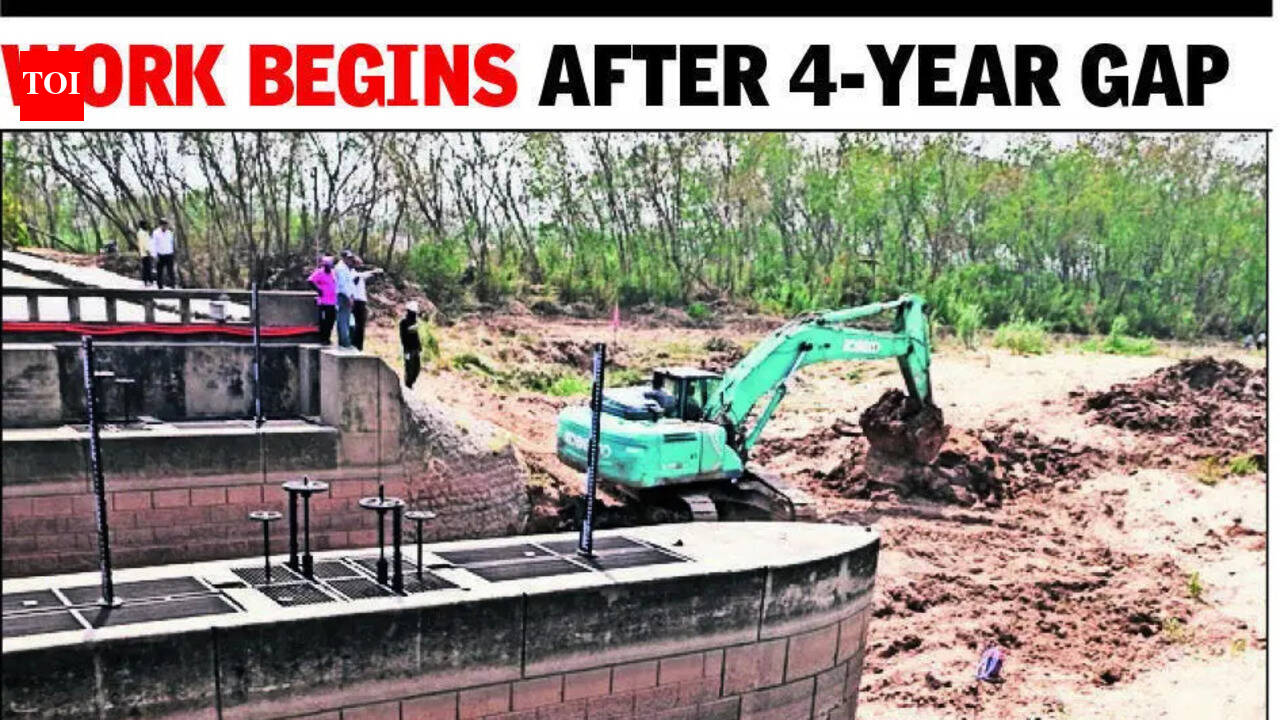 Sukhna desilting begins, IIT-R onboard for scientific oversight