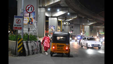 Wrong side driving at GST rd at Saidapet puts motorists at risk