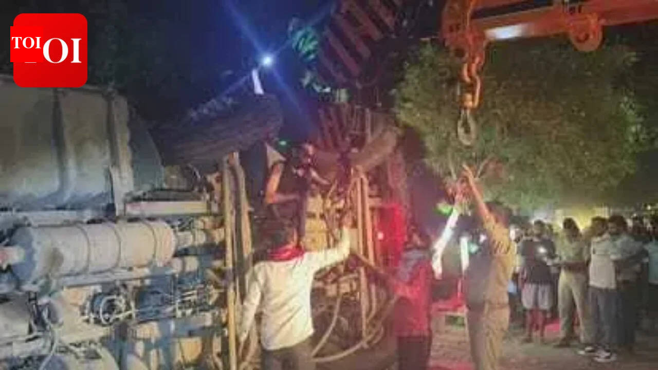 3 killed, 1 critically injured after onion-laden truck overturns on bikes in Amethi