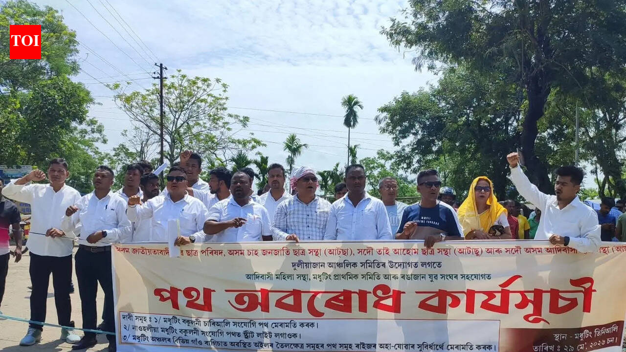 Protest in Duliajan over crumbling roads, lack of streetlights