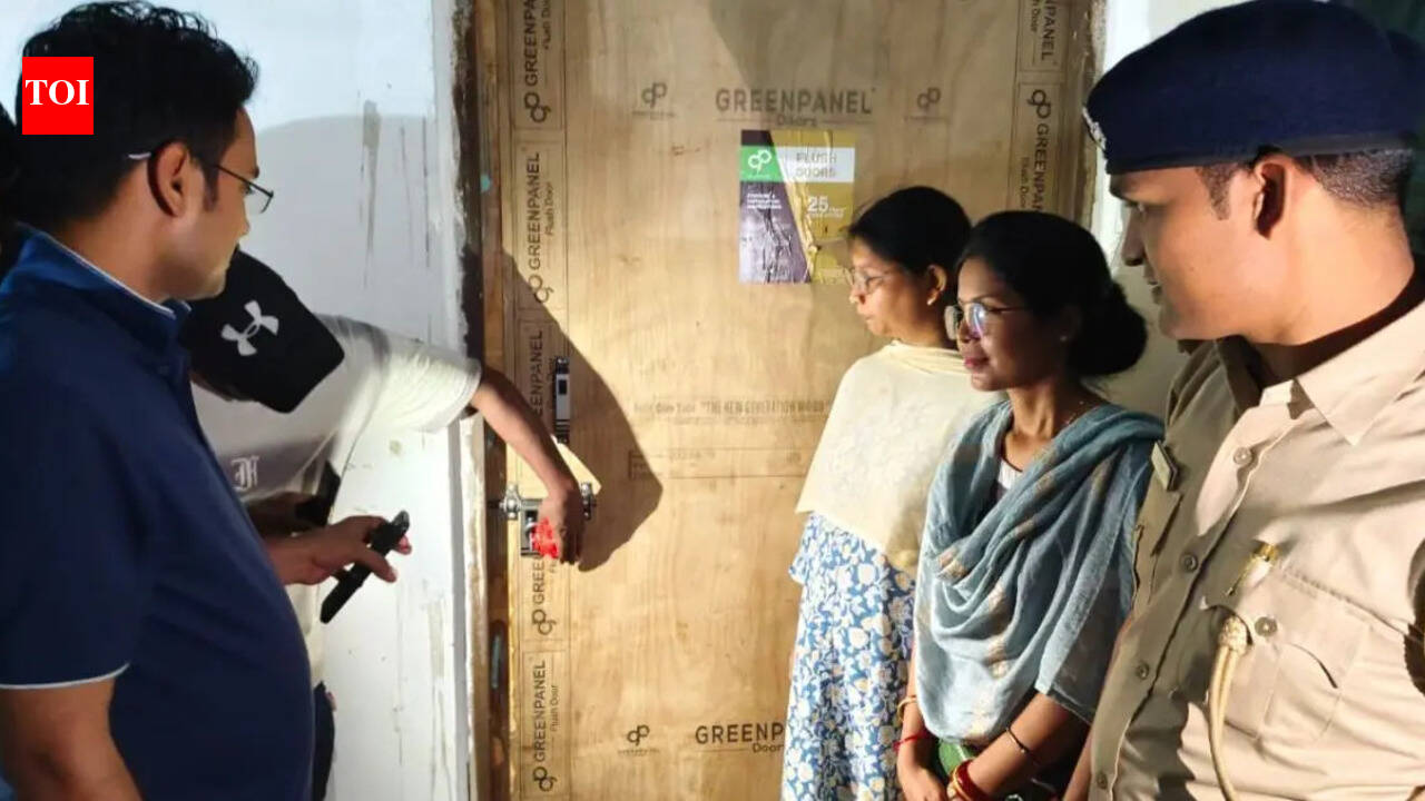 Fake Aadhaar racket busted at Bokaro skill centre, 3 held