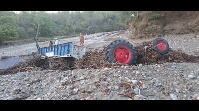 2 dead, vehicles swept away as storm, heavy rain trigger flood in Saharanpur