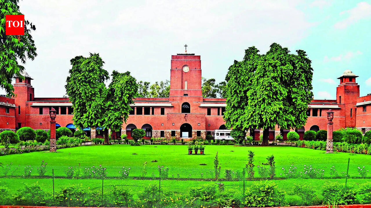 DU asks Stephen’s to scrap outgoing principal’s absorption as prof