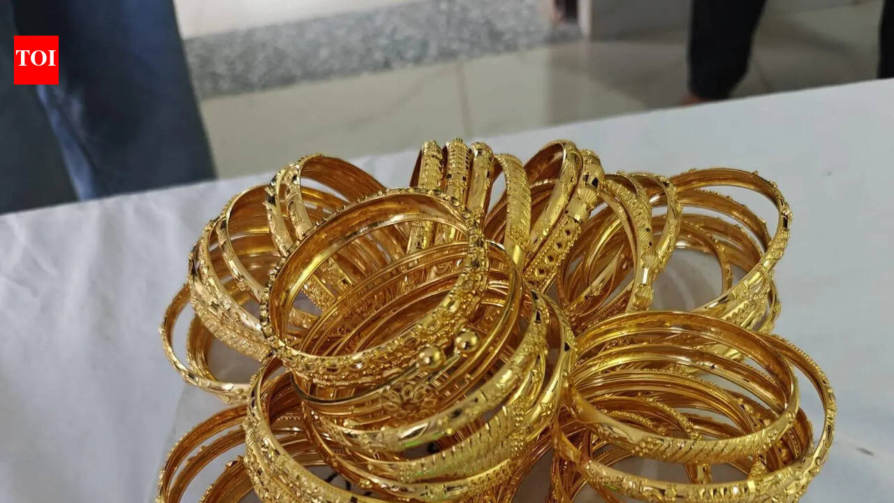 Two houses burgled in Madurai; gold, cash stolen