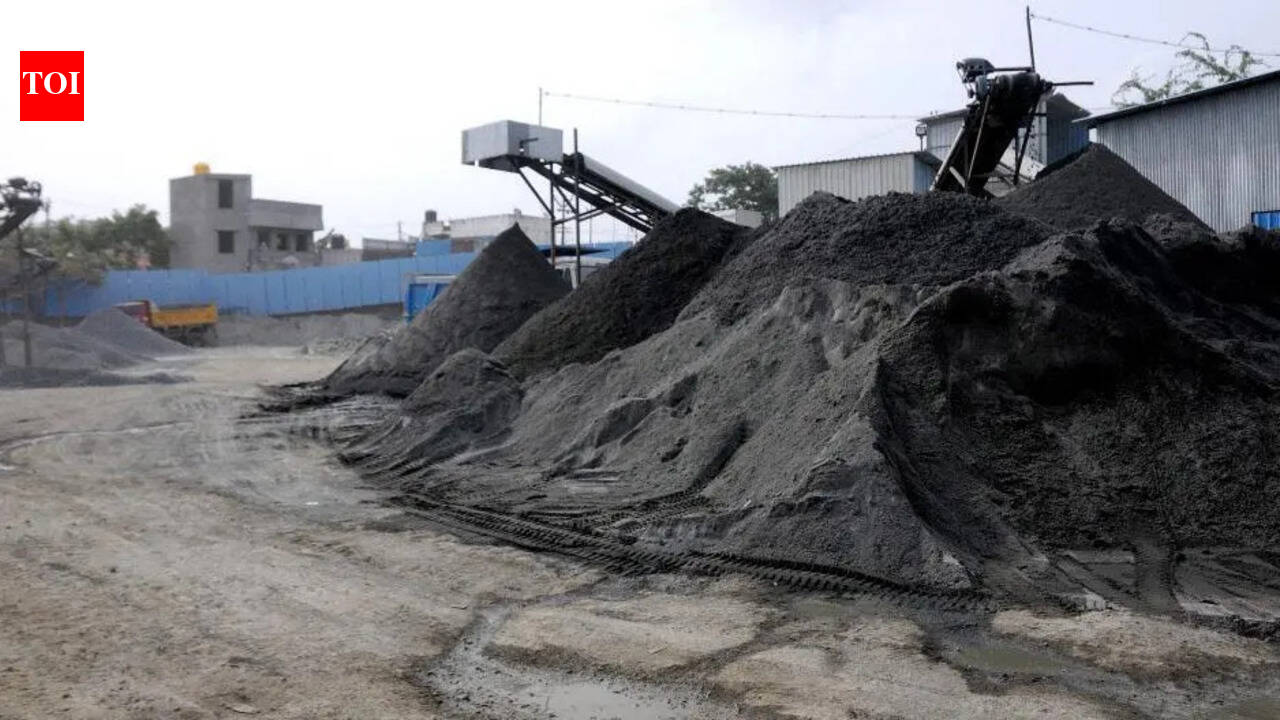 Sand rules: Tamil Nadu lorry owners allege corruption, seek digital reforms & policies for M-sand