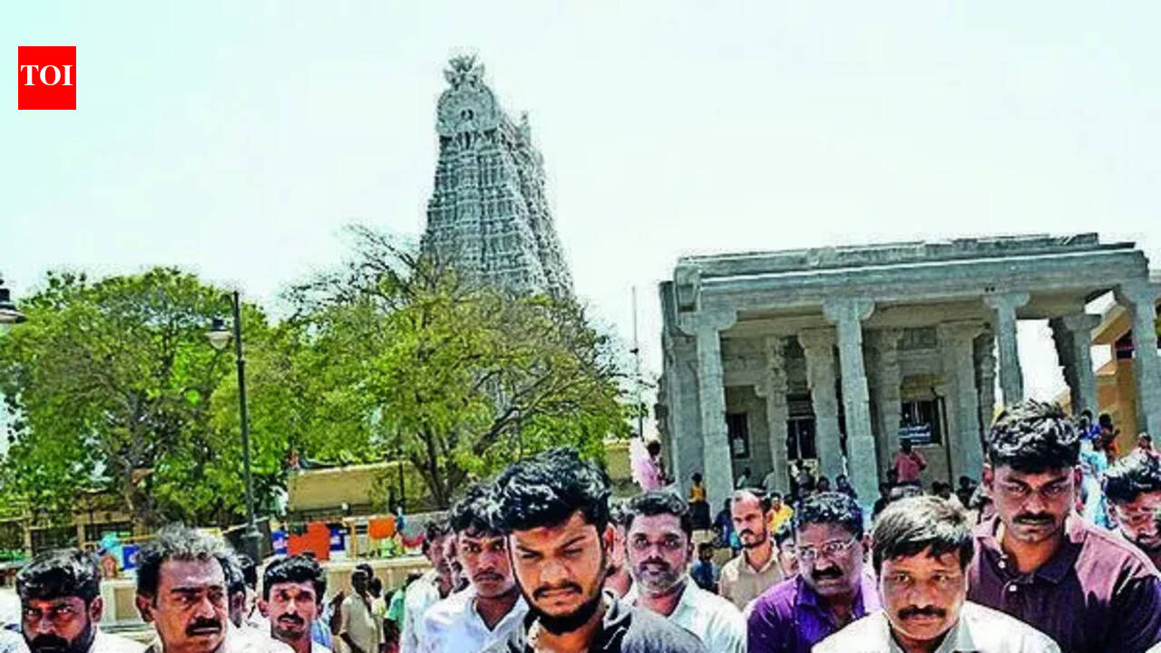 HR&amp;CE minister’s temple sting exposes bribe racket at Tiruchendur; priest barred