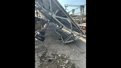 Three injured as portion of platform shed at Charbagh station collapses