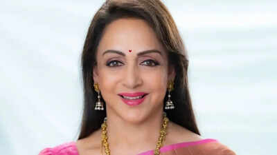 Hema Malini set for first live singing performance; Veteran actress to take centre stage at Diamond Jubilee concert- REPORT