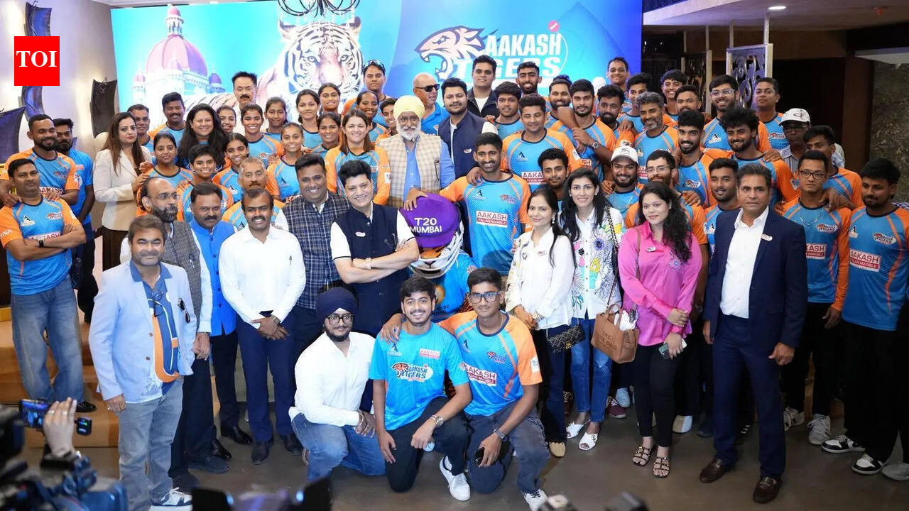 Aakash Tigers Mumbai Western Suburbs unveil team jersey; Rose Merc Limited joins as title sponsor