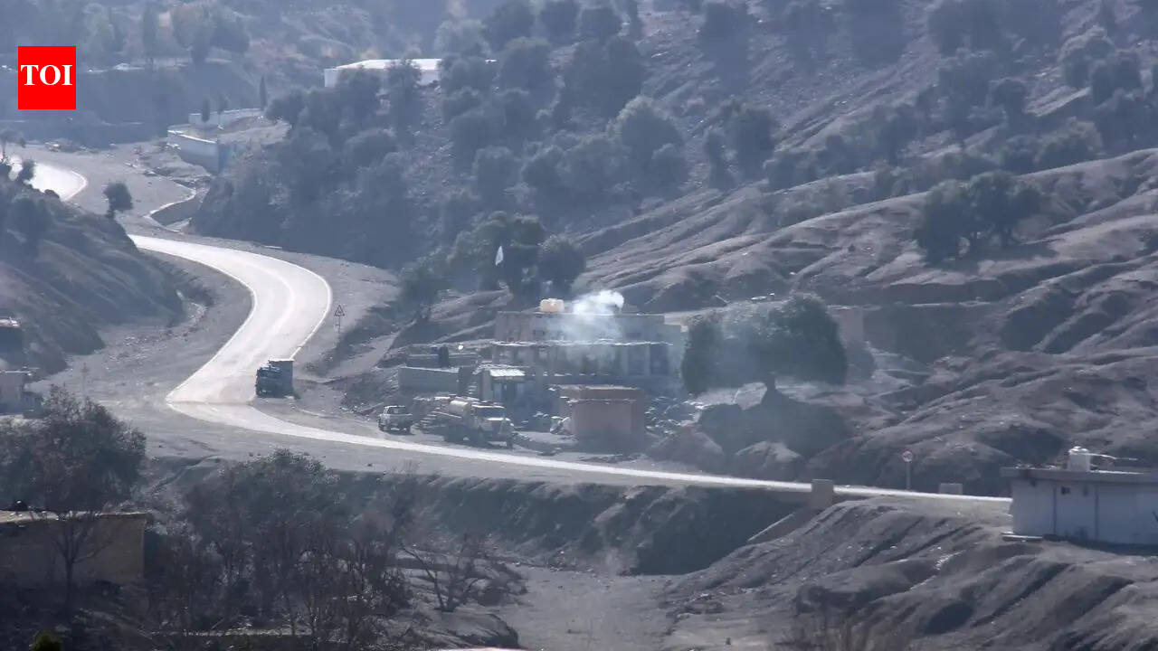 18, including 10 children, killed as truck overturns in Afghanistan