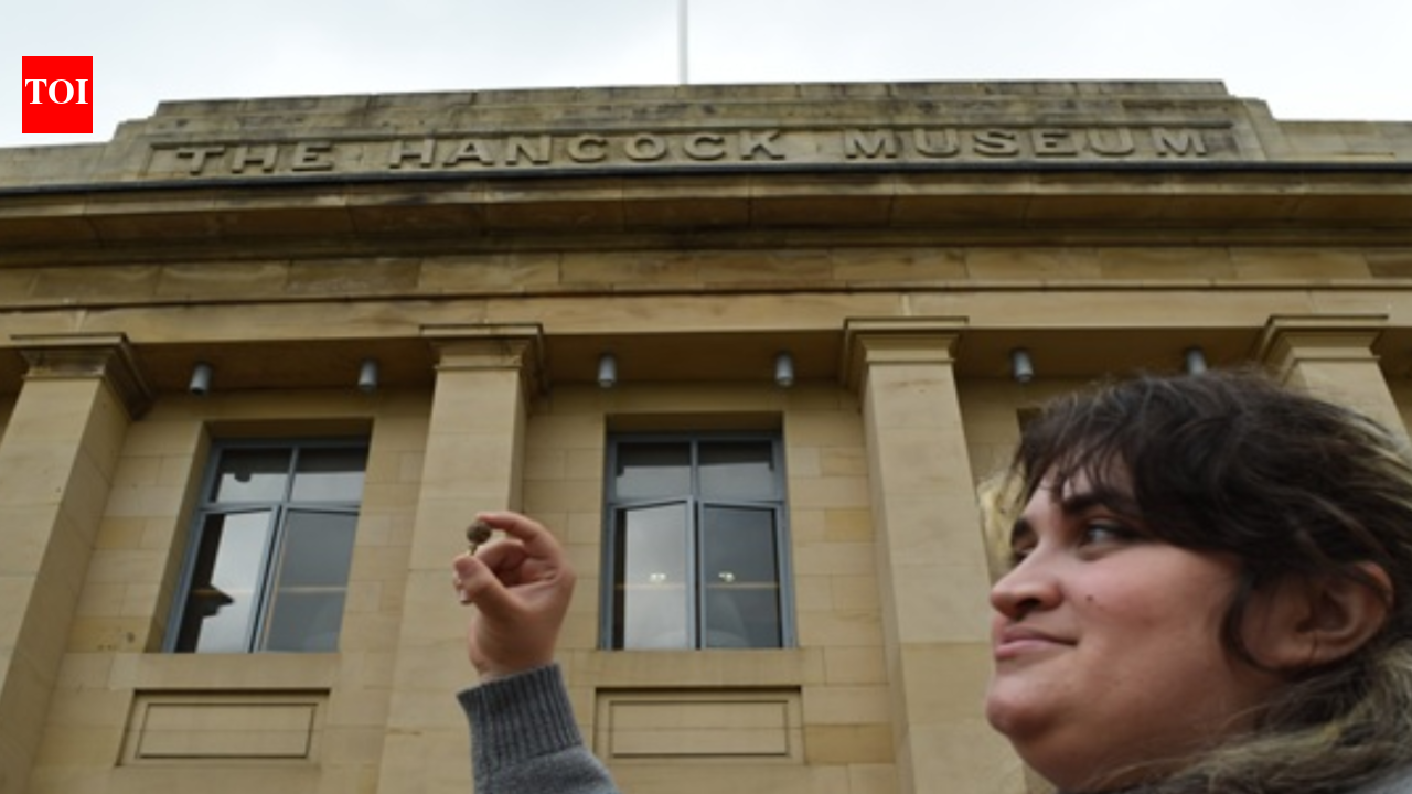 Florida student’s first-ever dig in Britain uncovers rare 1,000-year-old gold object