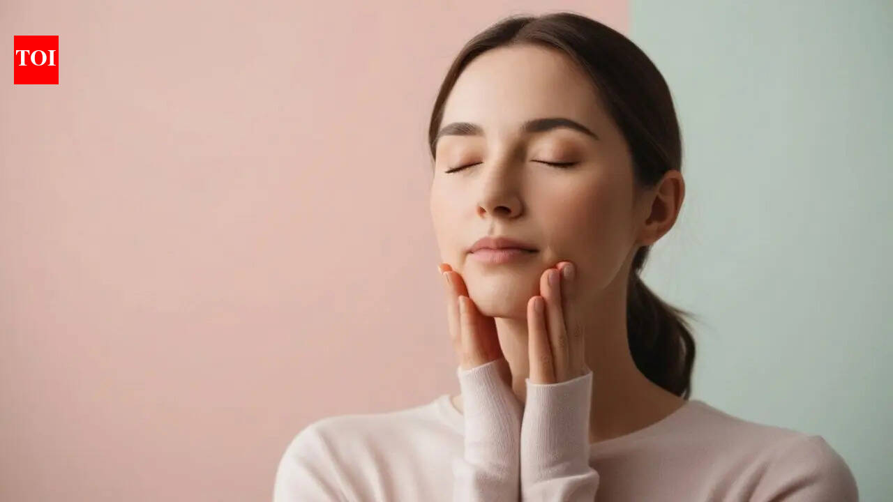 5-step face massage routine: A simple and natural way to wake up tired skin and get a healthy glow