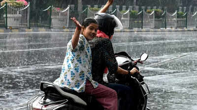 Rain lashes parts of Delhi-NCR; IMD issues red, orange alerts