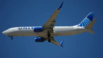 Unruly passenger disrupts United Airlines flight bound for Minneapolis, plane seeks FBI's help