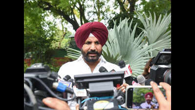 Congress meeting turns stormy over Punjab leadership and poll performance