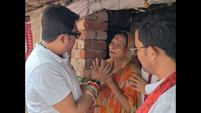 Dum Dum house gets power connection after 5 decades