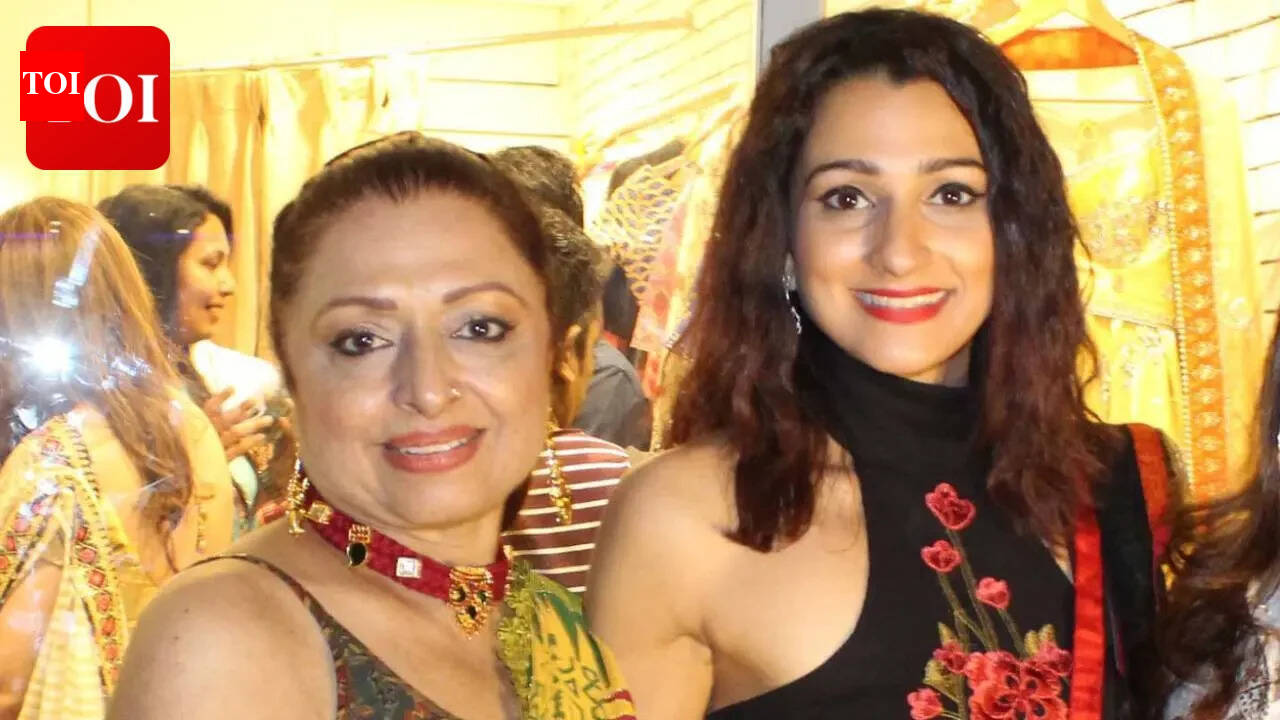 अनीता कंवल ने खुलासा किया कि बेटी पूजा शोबिज में ‘समझौता’ की मांगों से हिल गई थी: ‘मैंने उसके साथ रहने के लिए अपना करियर उसके चरम पर छोड़ दिया’ | हिंदी मूवी समाचार