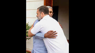 Siddaramaiah exit triggers concern in Congress unit