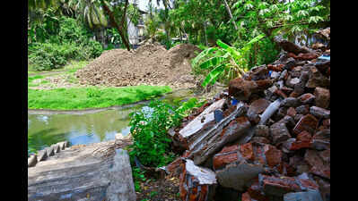 Holding Their Ground: Vasaikars Push Back Against the Burial of Their Ponds