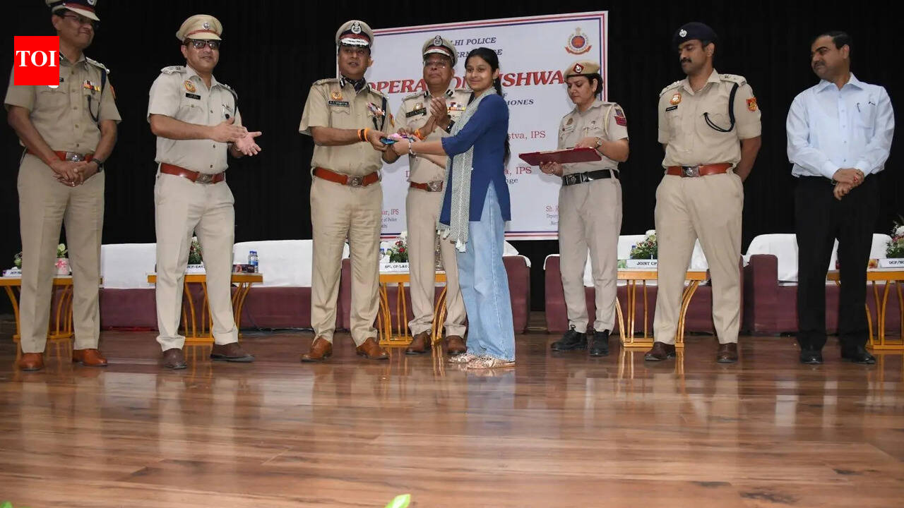 From Tamil Nadu to Rajasthan: 532 stolen phones traced and returned to owners