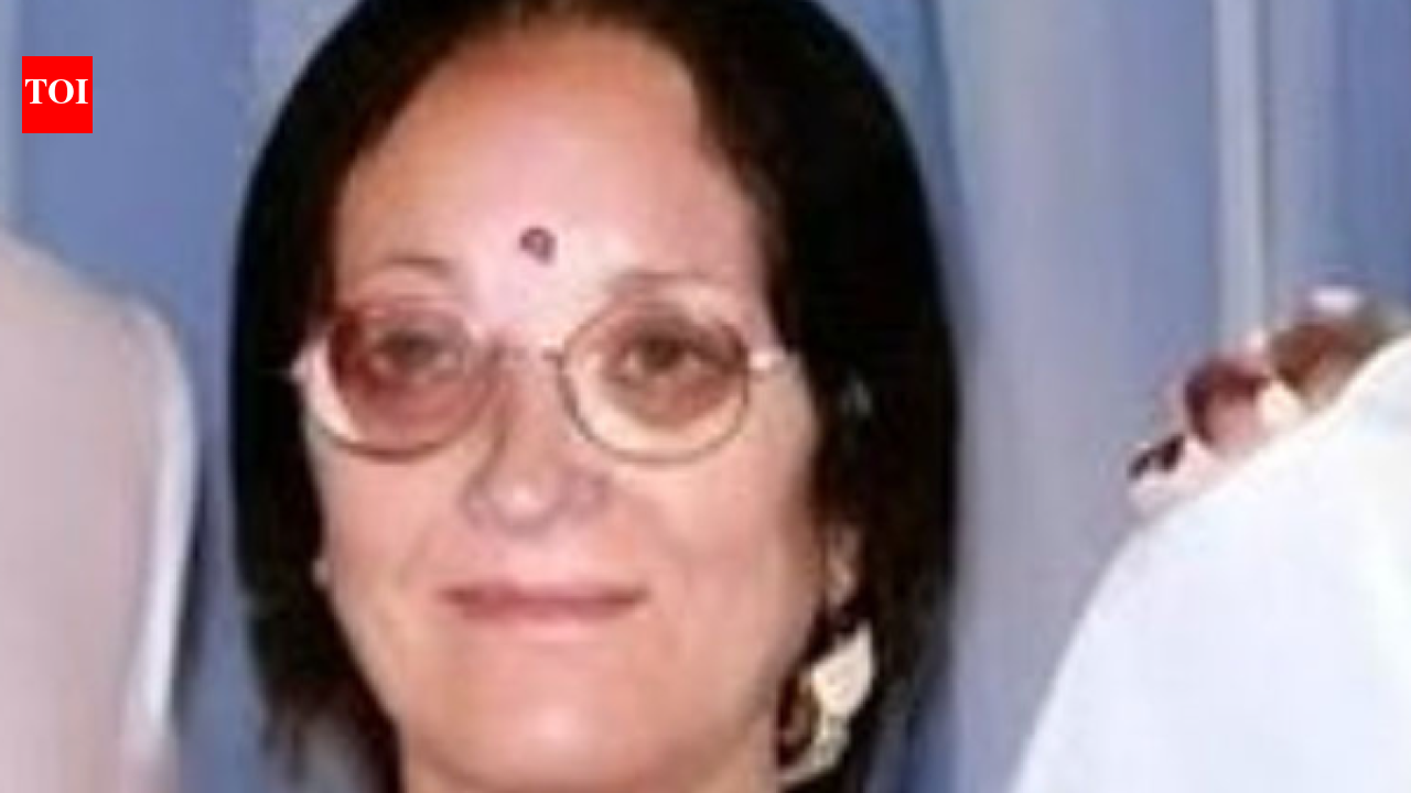 Vijay, Stalin, EPS, Udhayanidhi and many others condole death of actor Ajith Kumar's mother Mohini Mani