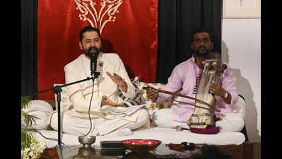 Classic melodies add ‘lutf’ to Awadhi food platter