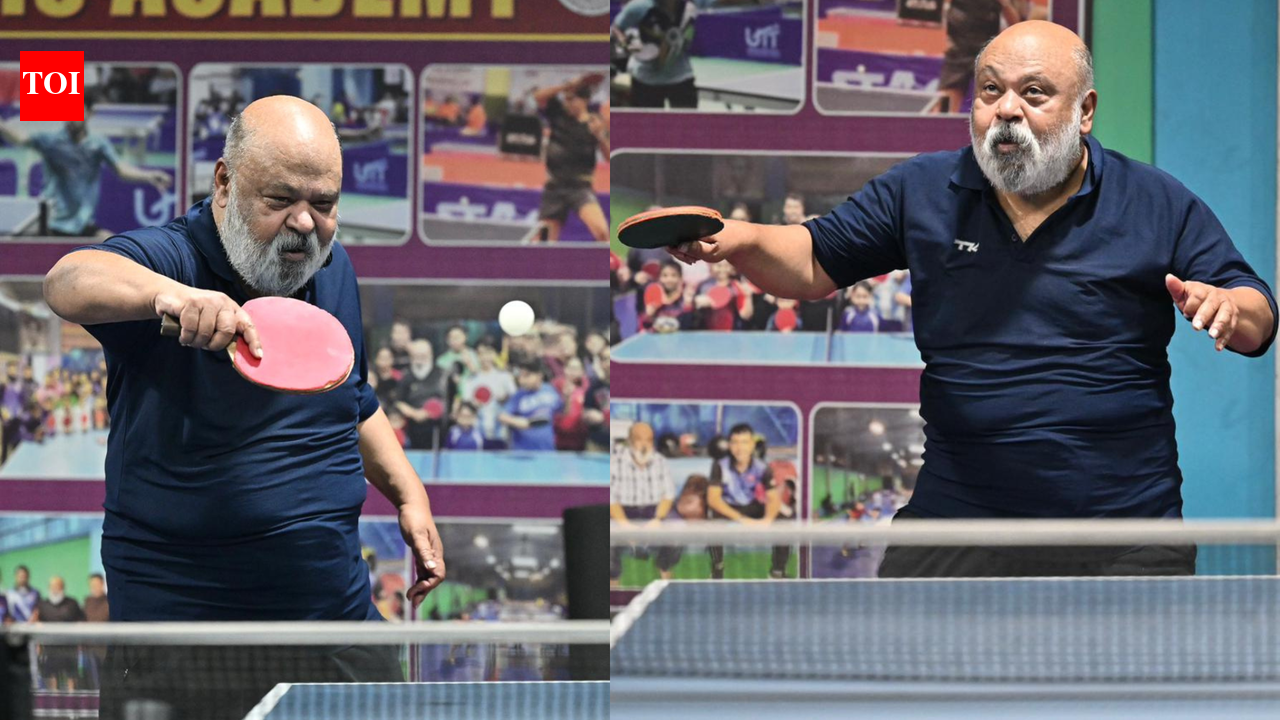Saurabh Shukla spends an evening with young table tennis players in Kolkata