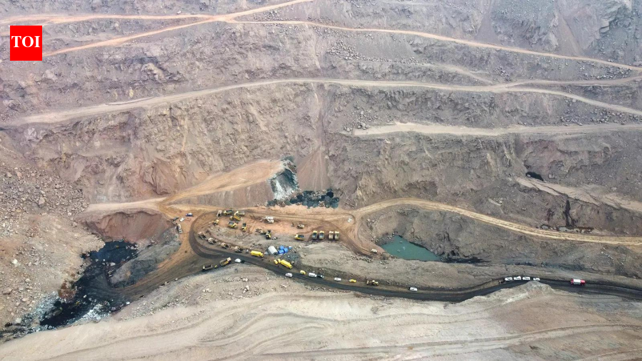 At least 5 killed after collapse at illegal mining operation in China