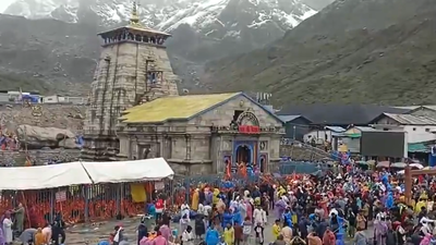 Orange alert halts Kedarnath Yatra as heavy rain lashes Rudraprayag