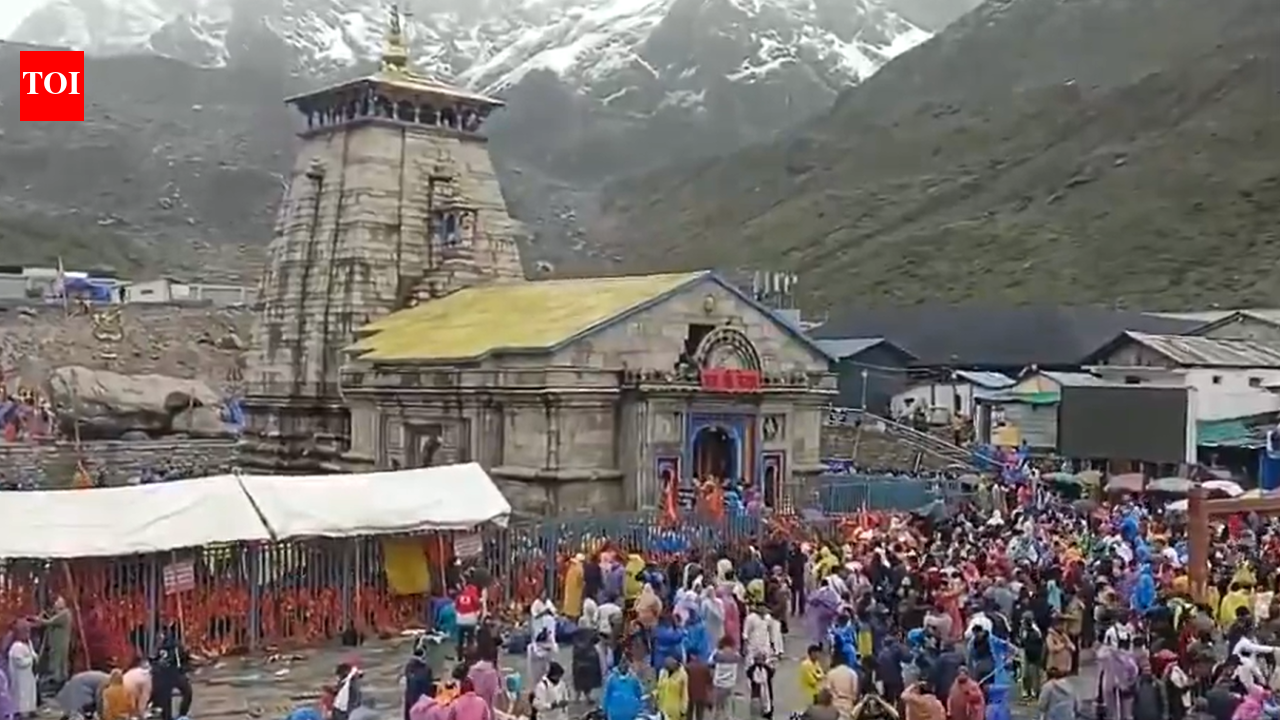 Orange alert halts Kedarnath Yatra as heavy rain lashes Rudraprayag