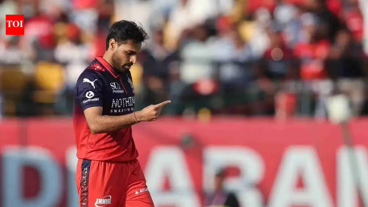 The ball that goes both ways: Sachin Tendulkar explains Bhuvneshwar Kumar's 'wobble' magic ahead of IPL final - Watch