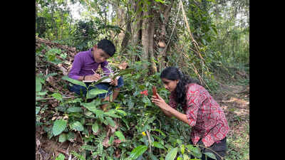Class 10 student from Puttur documents 21 wildflowers, plans monsoon sequel