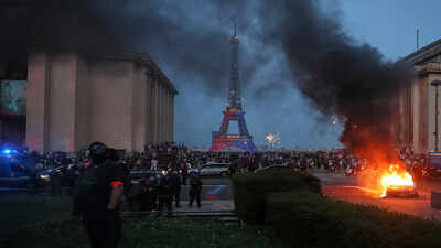 Paris Burns As PSG's Champions League Victory Celebration Turns Violent; 400+ Arrested, 7 Injured