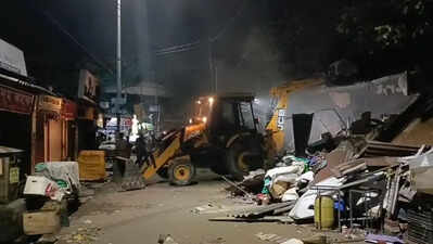 Demolition drive removes Dum Dum stn  encroachers