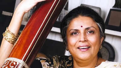 Veteran singer Suman Kalyanpur passes away at 89, fans remember her for songs like 'Na Na Karte Pyar', 'Aaj Kal Tere Mere Pyar Ke Charche' and more