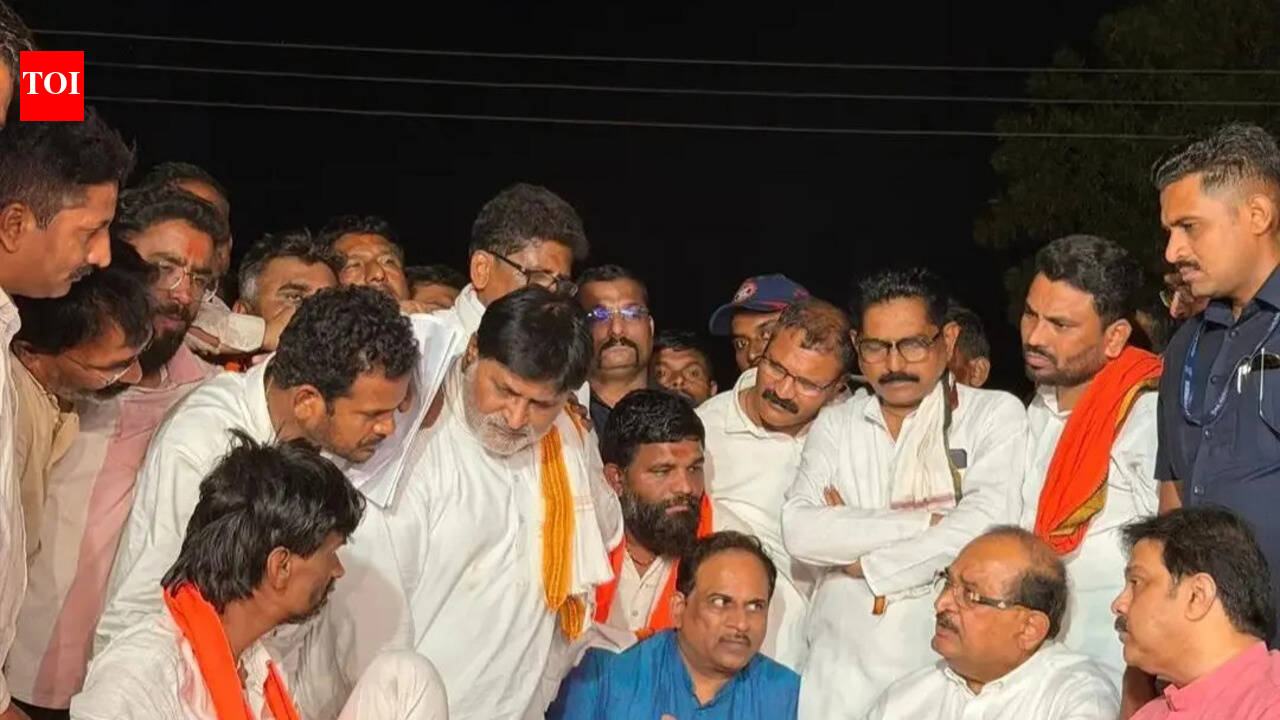 ​Maratha quota activist Manoj Jarange ends hunger strike in 15 hours as govt accepts key demands