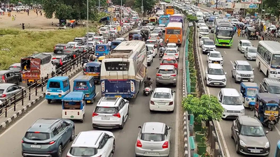 एनएच टोल से छूट प्राप्त वाहनों की सूची में जल्द ही कटौती हो सकती है