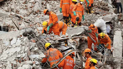 20-hour rescue operation ends in agony: 6 die in Saket building collapse