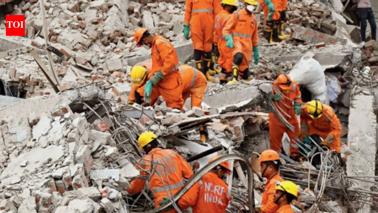 20-hour rescue operation ends in agony: 6 die in Saket building collapse