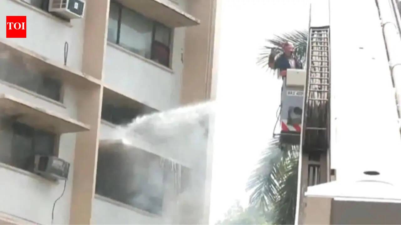 Fire breaks out in Ministry of Education office near Delhi's ITO