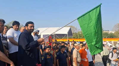 CM Nayab Saini flags off 312 new Haryana Police ERVs in Gurgaon, claims 7-minute response time