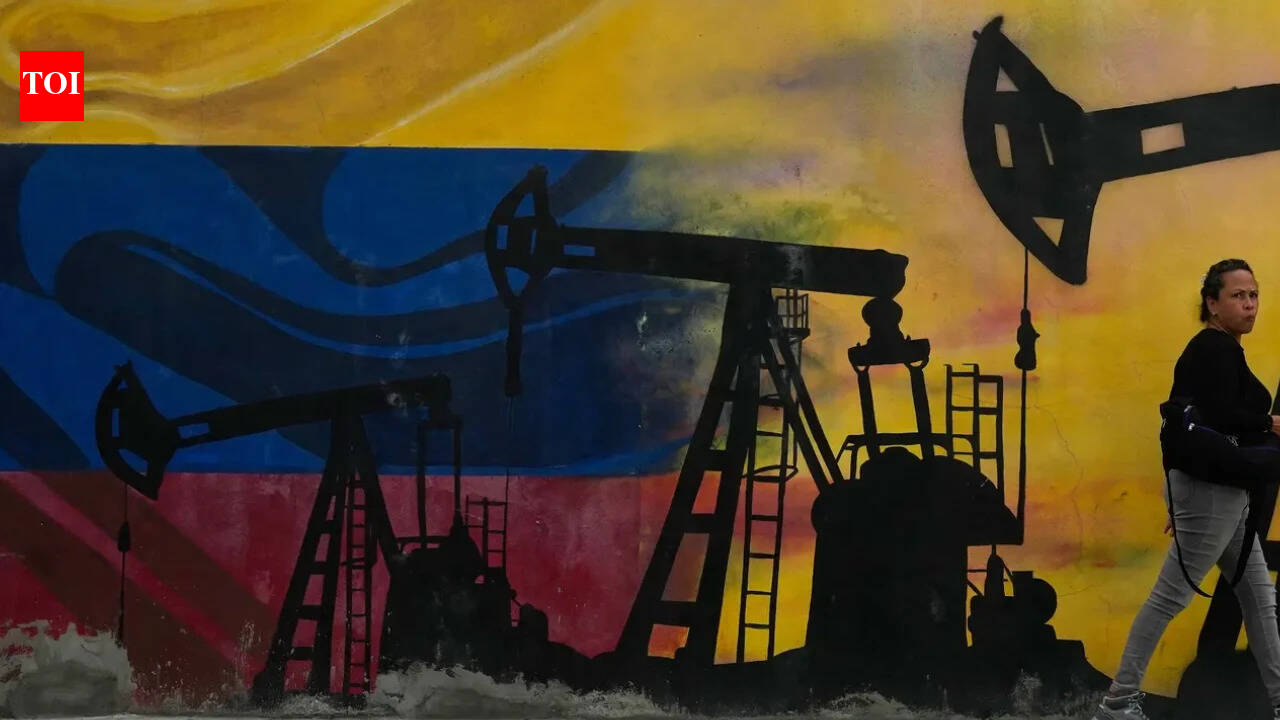 Philippines seeks to build govt oil stockpile