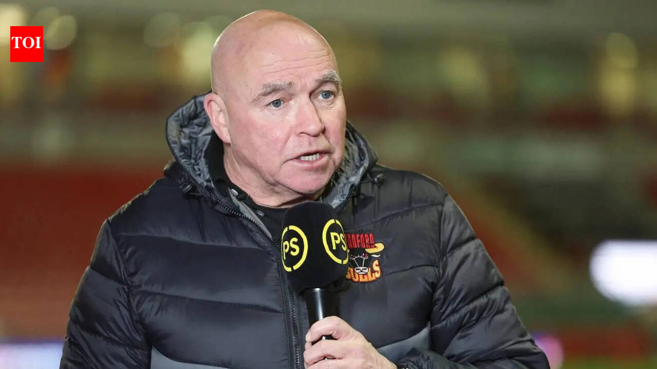 Challenge cup-winning coach and broadcaster John Kear dies aged 71 as tributes pour in