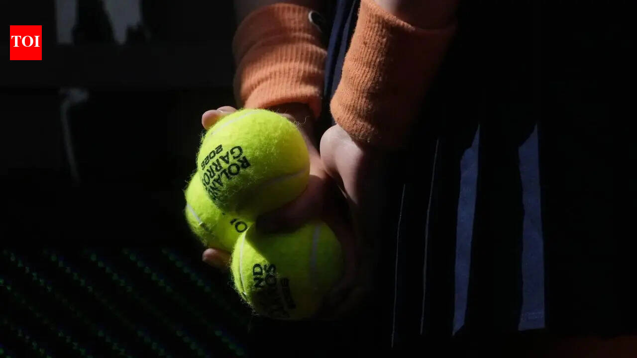 French Open heavily fines player for 'very difficult for a woman' remark